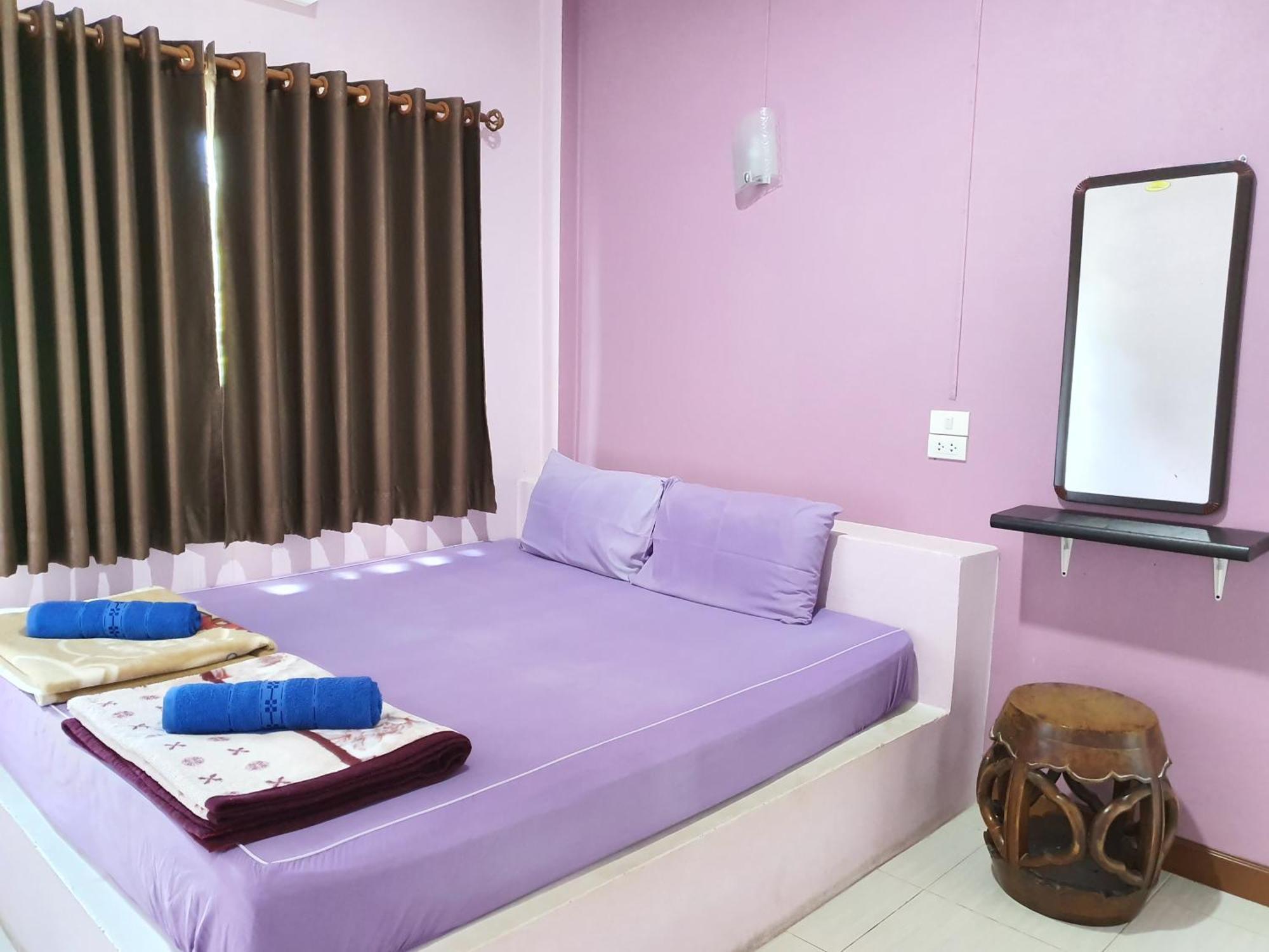 Benjaporn Bungalow Ko Si Chang Cameră foto